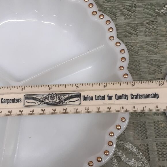 Anchor Hocking 9" Round White scalloped Milk Glass 3 Section divided dish - Picture 8 of 9